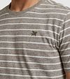 Vanguard T-Shirt Streifen Braun Model / Detail