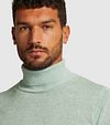Cast Iron Turtleneck Sweater Light Green Model / Detail