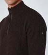 No Excess Half Zip Pullover Coffee Model / Detail