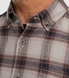Vanguard Chemise Taupe A Carreaux Model / Detail