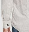 Vanguard Hemd Leinen Beige Model / Detail