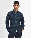 Barbour Kyeloch Hemd Karo Dunkelgrün Model / Voorkant
