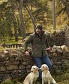 Barbour Beanie Carlton Wool Dark Green Model / Voorkant