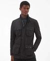 Barbour Corbridge Wachsjacke Rustic Braun Model / Voorkant