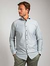 Suitable Herringbone Shirt Green Model / Voorkant with Stefan