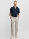 BOSS Chino Sanderson Linen Blend Ecru Model / Voorkant