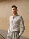 John Miller Shirt Paisley Print Beige Model / Voorkant