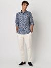 DESOTO Hemd Denim Blumen Blau Model / Voorkant