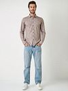 Desoto Shirt Timeless Elegance Print Paisley Beige Model / Voorkant