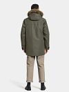 Didriksons Parka Marco Dark Green Model / Achterkant