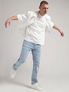 MUD Jeans Denim Bryce Lichtblauw Model / Voorkant