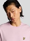 Lyle and Scott T-Shirt Light Pink Model / Detail