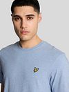 Lyle and Scott T-shirt Heather Blue Model / Detail