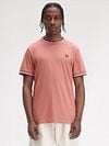 Fred Perry M1588 Twin Tipped T Shirt Pink Model / Voorkant