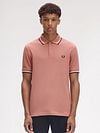 Fred Perry M3600 Polo Shirt Pink Y63 Model / Voorkant