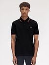 Fred Perry M3600 Polo Shirt Black Y67 Model / Voorkant