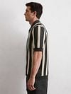 Marc O'Polo Knitted Crochet Shirt Short Sleeves Black Model / Zijkant