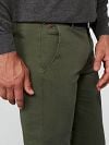 Meyer Chino Bonn Dunkelgrün Model / Zijkant