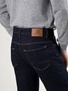 MUD Jeans Hank Donkerblauw Model / Detail