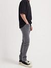 MUD Jeans Denim Rick Grey Model / Zijkant
