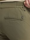No Excess Chino 4-Way Stretch Sedoc Groen Model / Detail