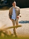 Suitable Leinen Beach Chino Beige Model / Sfeerbeeld