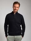 Suitable Pullover Camock Navy Model / Voorkant with Stefan