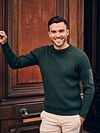 Suitable Mou Pullover Dark Green Model / Sfeerbeeld with Bram