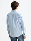 Scotch and Soda Core Oxford Hemd Hellblau Model / Achterkant
