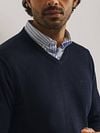 State Of Art Pullover V-Neck Navy Model / Detail