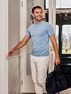 Suitable Chino Pico Wit Model / Sfeerbeeld met Bram