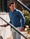 Suitable Chino Philo Flex Light Blue Model / Sfeerbeeld