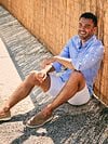 Suitable Shirt Linen Light Blue Model / Zijkant