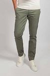 Suitable Chino Pico Smart Green Model / Voorkant with Stefan