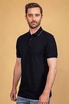 Suitable Polo Shirt Tip Ferry Black Model / Voorkant with Emiel