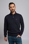 NZA Trui Nga Whanau Donkerblauw Model / Voorkant met Emiel