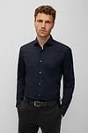 BOSS Hank Schwarz Hemd Model / Voorkant