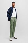 BOSS Satin Chino Green Model / Voorkant