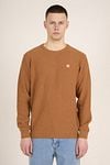 KnowledgeCotton Apparel Sweater Brown Model / Voorkant