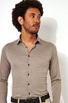 Desoto Shirt Non Iron Modern Kent Light Brown Model / Voorkant