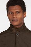 Barbour Jacket Quilted Lutz Brown Model / Detail