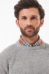 Barbour Pullover Lambswool Knitted Stone Grau Model / Detail