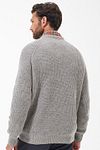 Barbour Pullover Lambswool Knitted Stone Grau Model / Achterkant
