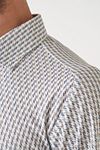 DESOTO Hemd Timeless Elegance Druck Greige Model / Detail