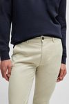 BOSS Satin Chino Ecru Model / Detail