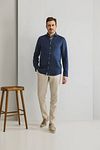 State Of Art Shirt Linen Navy Model / Voorkant