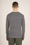 KnowledgeCotton Apparel Longsleeve T-shirt Stripes Dark Blue Model / Achterkant