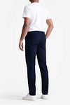 King Essentials The Harry Chino Navy Model / Achterkant
