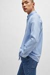 BOSS Rickert Shirt Light Blue Model / Zijkant