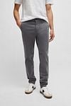 BOSS Satin Chino Antraciet Model / Voorkant